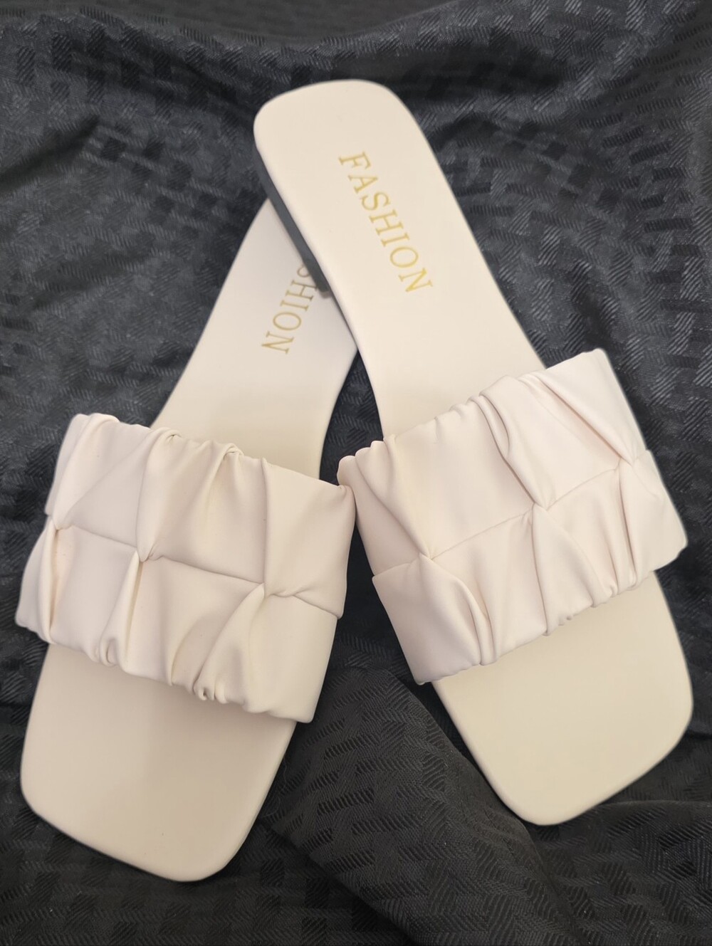 NIP Ruffled Strap Slide Sandals in Light Blush Size 37 - Picture 8 of 8